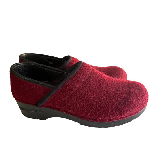 Dansko Womens Red Wool Clogs With Black Sole Size 38 Comfortable Slip-On Shoes - Picture 1 of 4